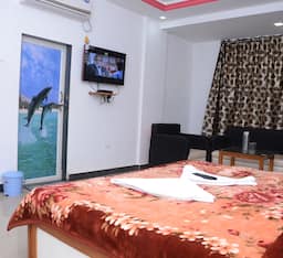 Deluxe A/C Room